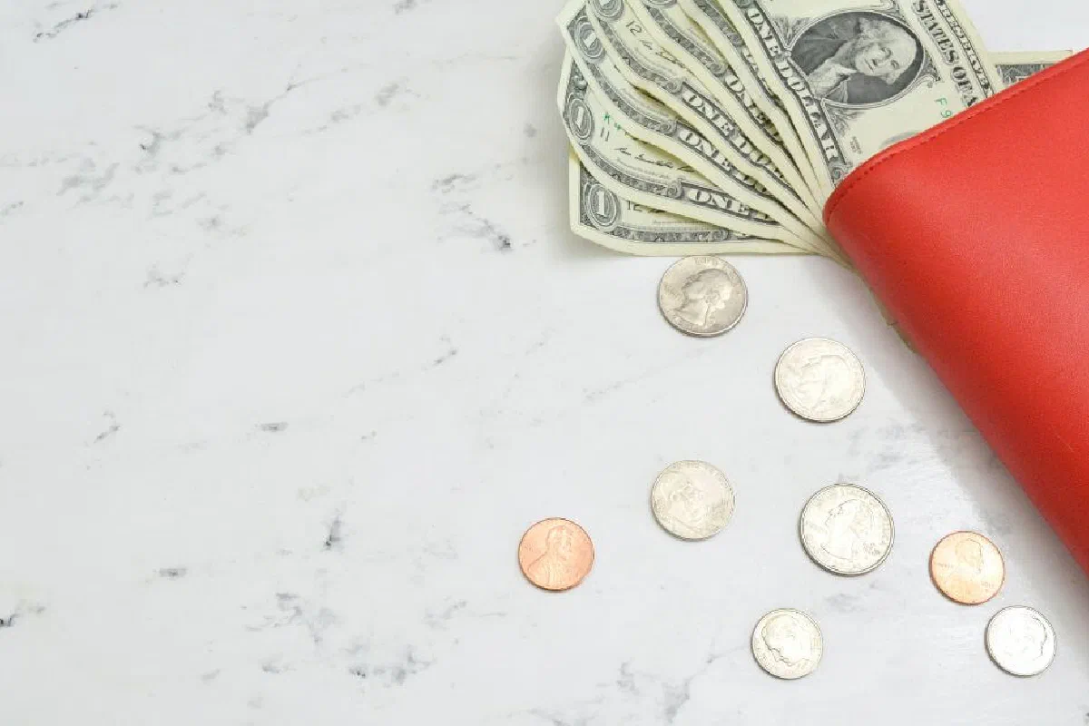 Are tithes and offerings the same thing? Do Christians have to give tithes and offerings?