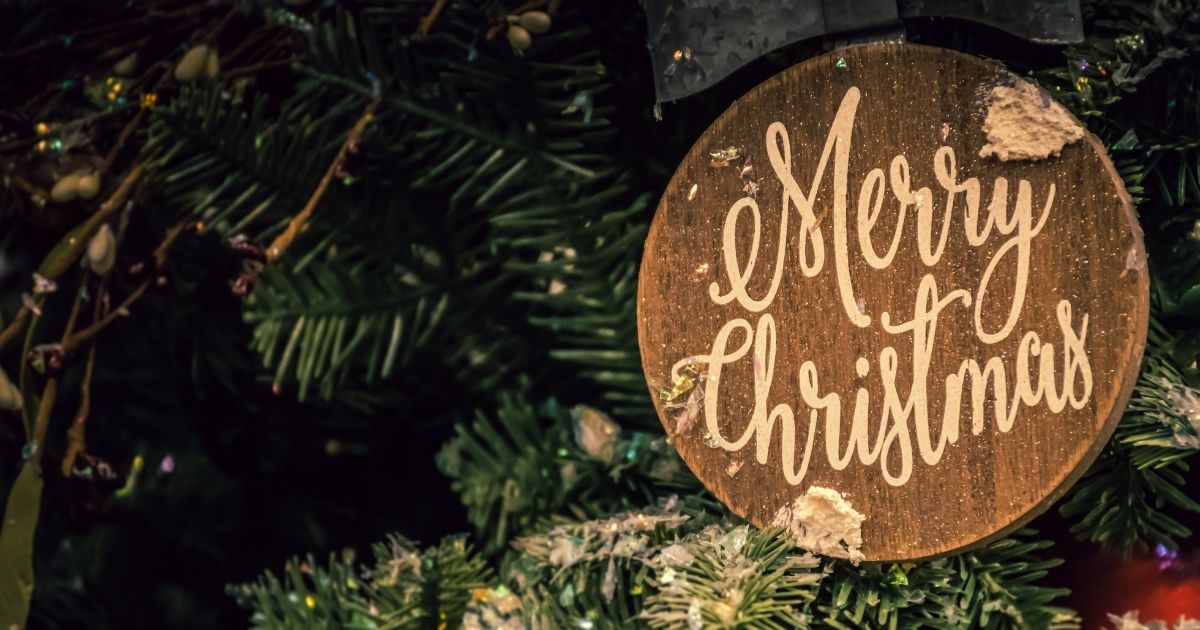 What is the 'War on Christmas' and how should Christians respond?