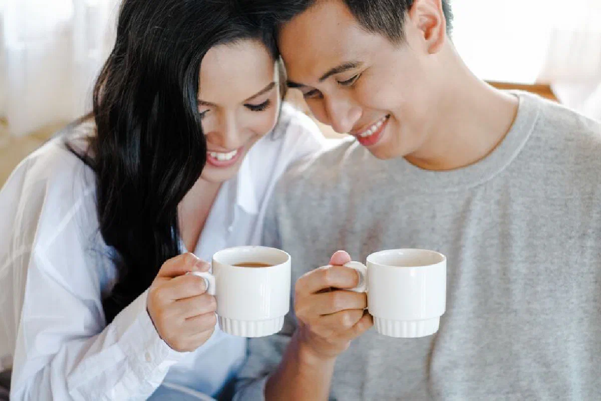 What does 1 Peter 3:7 mean by referring to wives as the 'weaker vessel'?