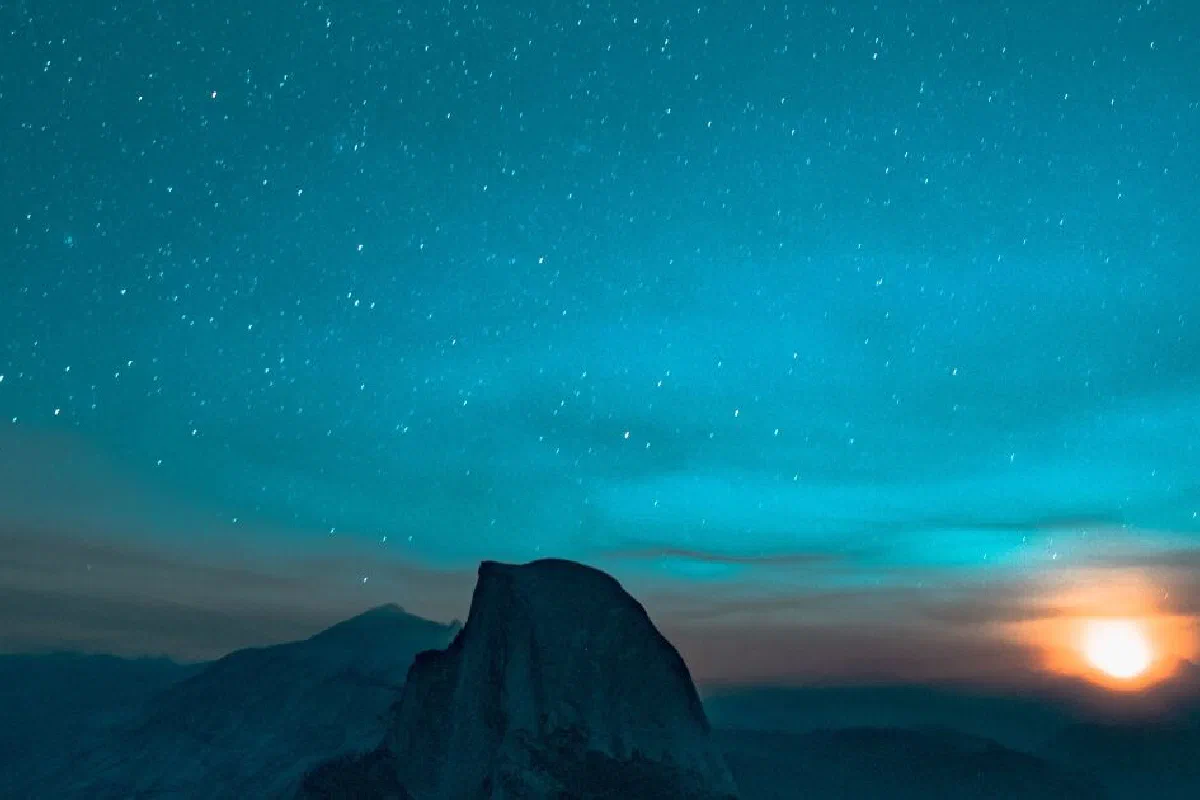 What did God create on the fourth day of Creation?