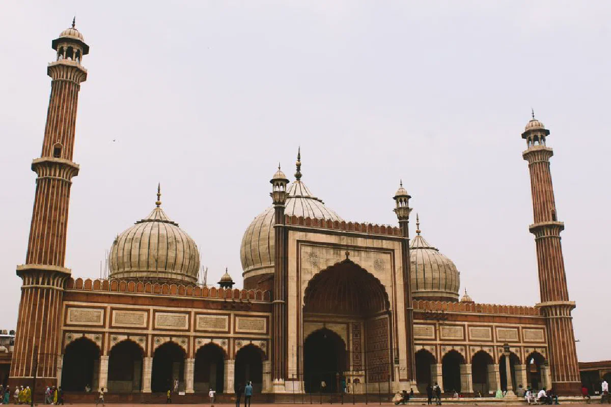 Explore the stunning architecture of Jama Masjid, a historic Islamic landmark in New Delhi, India.