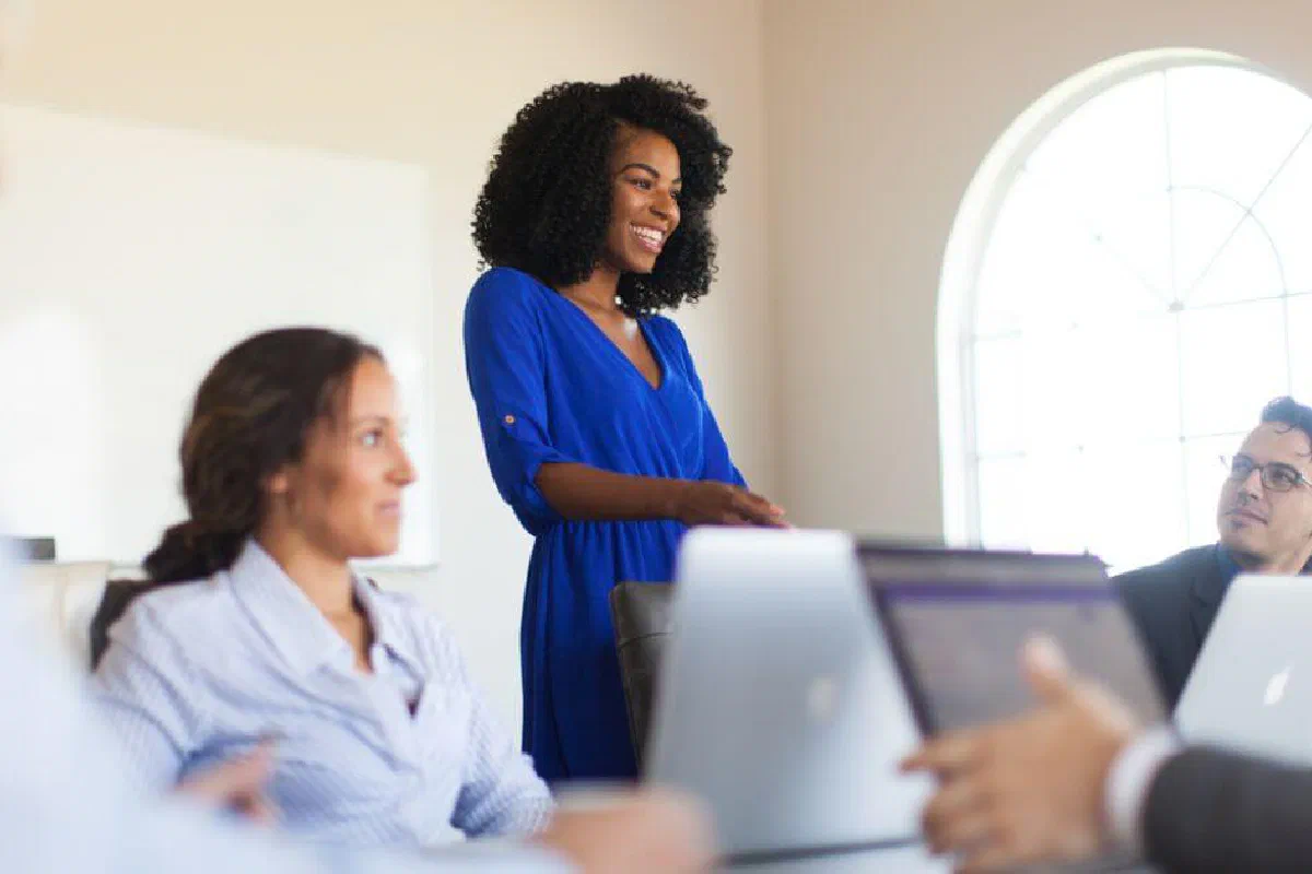 Should a Christian woman work outside the home?