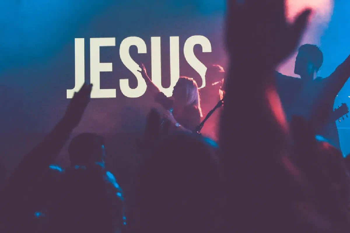 Should a Christian worship Jesus?